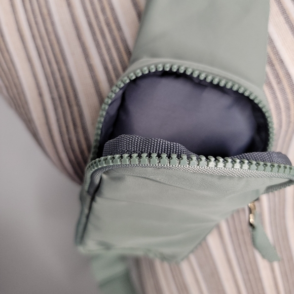 Adidas Essentials 2 Sling Crossbody Bag - Picture 5 of 12